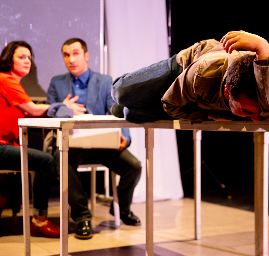 “Piccola Patria” della compagnia CapoTrave in scena al Teatro Troisi